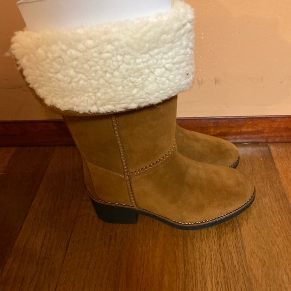 COACH Turn lock Faux Shearling Boot. NWOB SZ 6 1/2 - Picture 8 of 8